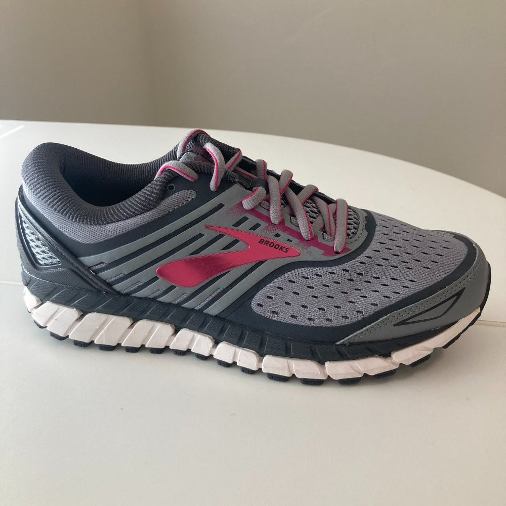 Brooks Ariel 18 Running Shoes Sneakers Mesh Athletic Gray Pink women's size 8